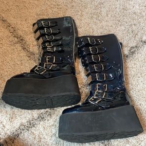 YRU buckle boots